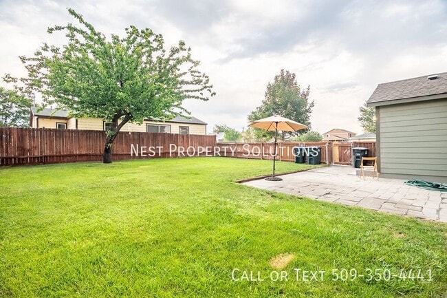 Building Photo - 3004 W Lakeside Dr