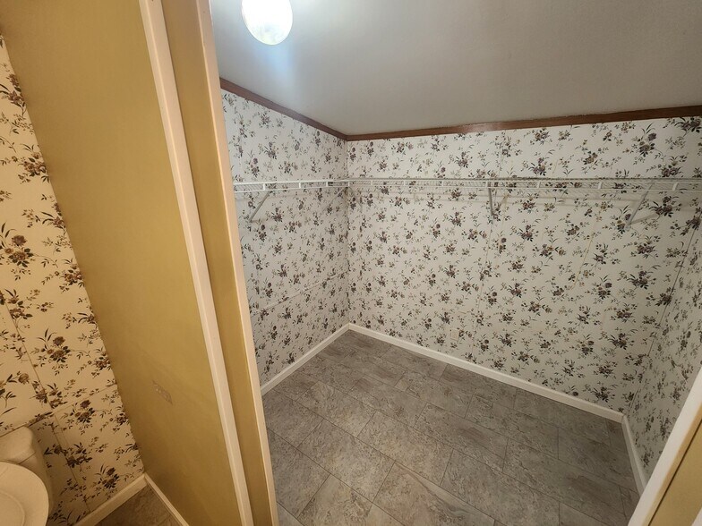 Building Photo - 30 Fulton Springs Ln