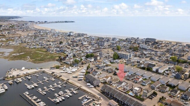 Building Photo - 12 Harris Ave