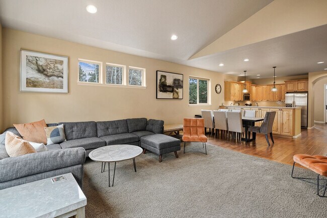 Building Photo - 20482 Jacklight Ln