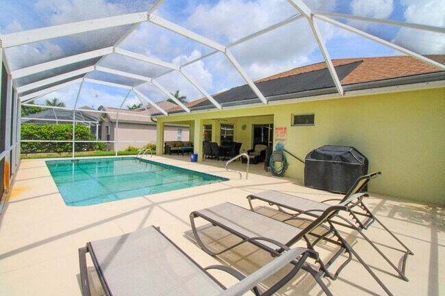 Building Photo - ** 4 BED-3 BATH PRIVATE SINGLE FAMILY POOL...