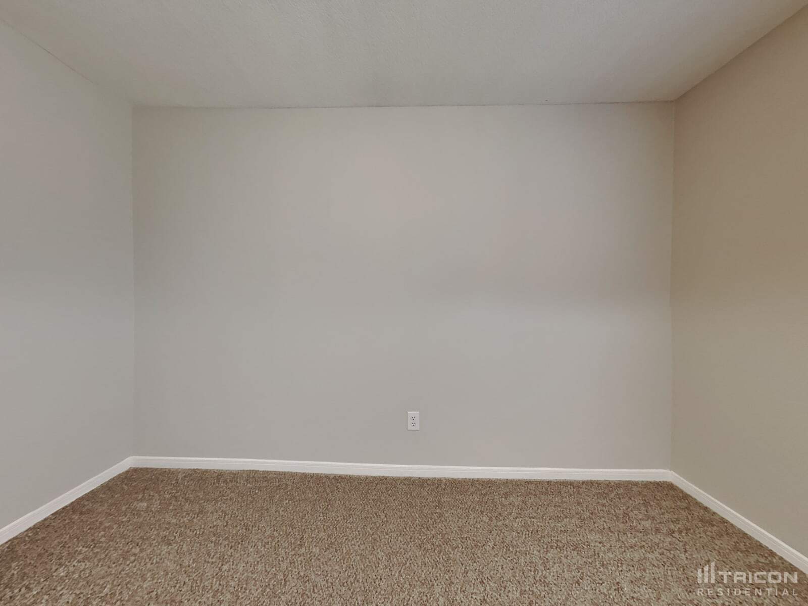 Building Photo - 18515 Knob Hill Lake Ln