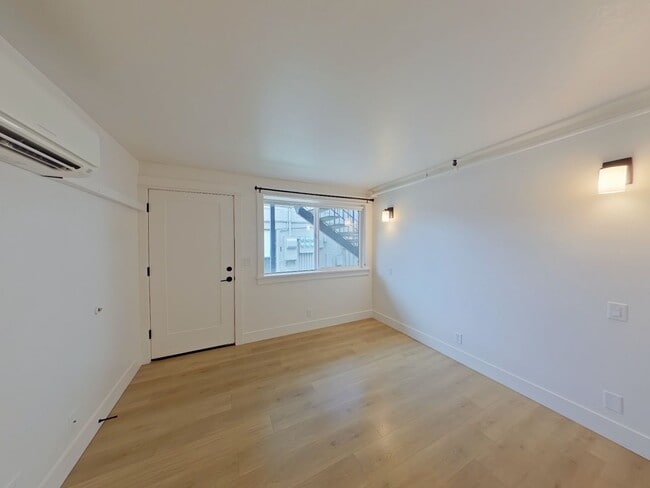 Building Photo - 685-695 East 16th Alley