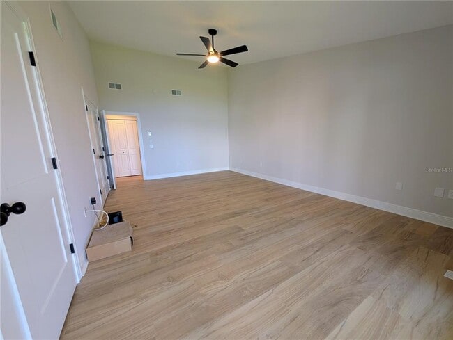 Building Photo - 3850 Mariners Walk
