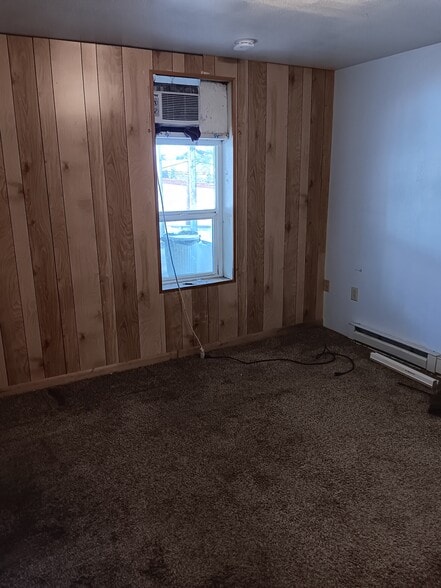 Building Photo - 418 N Pine St