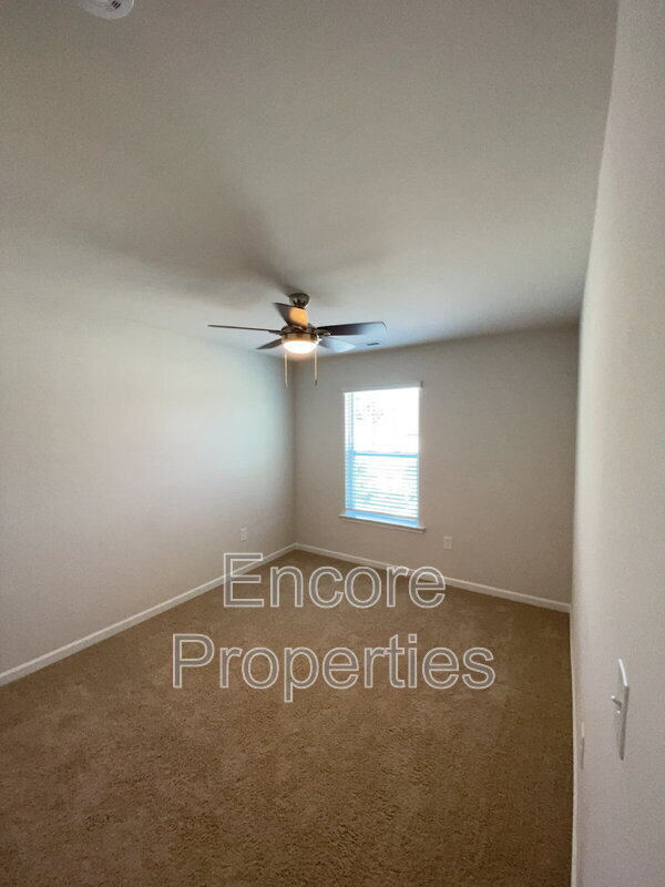 Building Photo - 908 Robbie Jackson Ln