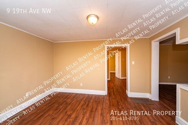Building Photo - 9 19th Ave NW