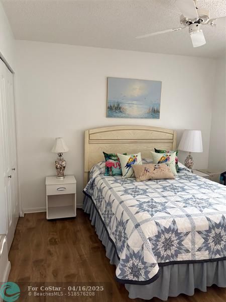 Building Photo - 1055 Country Club Dr