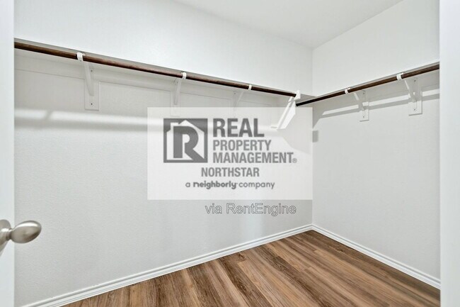 Building Photo - 848 Good Cheer Ln