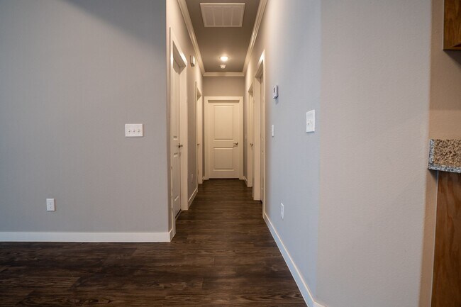 Building Photo - Spacious 3 bed 2 bath in Pea Ridge