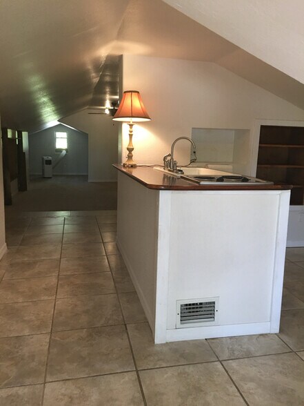 Building Photo - 611 46th St W