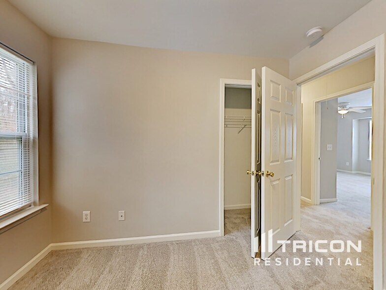 Building Photo - 4805 Canipe Dr
