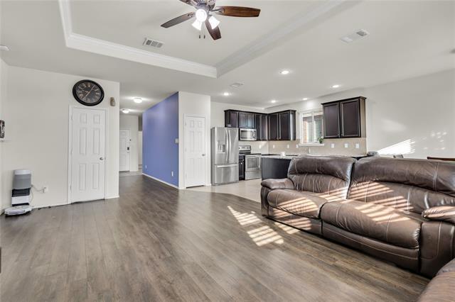 Building Photo - 8028 Larch Ln