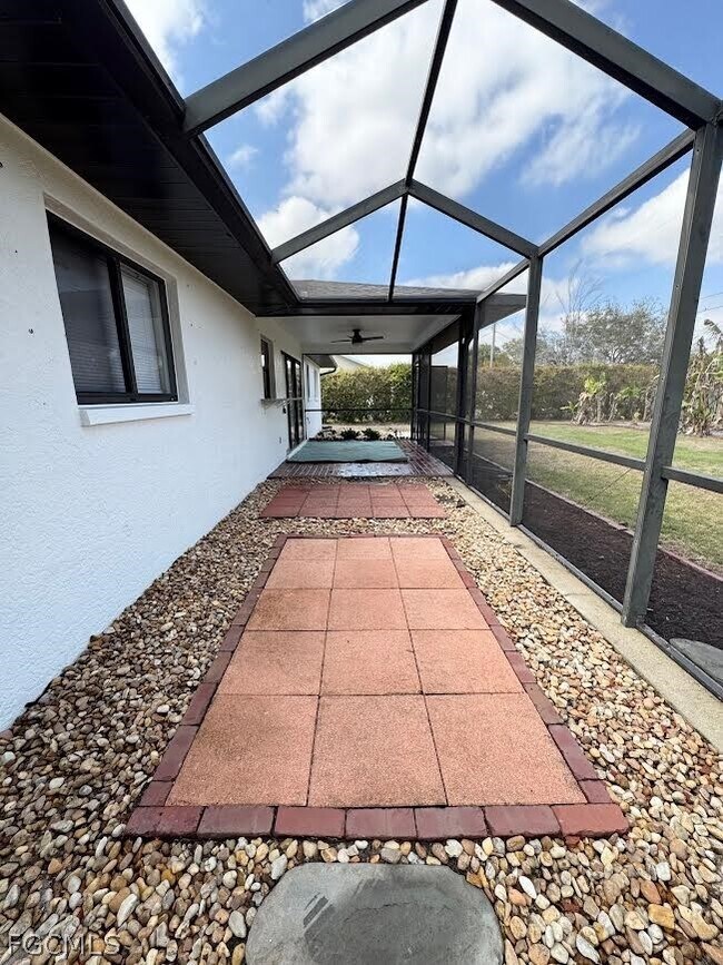 Building Photo - 2013 NE 4th Ter