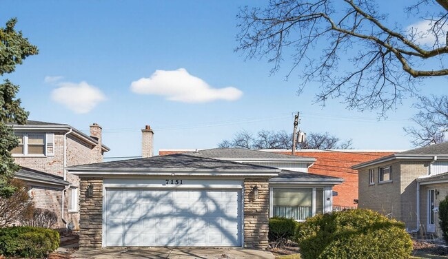 Building Photo - 7151 Hamlin Ave