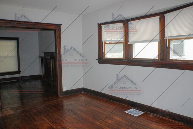 Building Photo - Illinois Estate: New Year, New Home: 50% O...