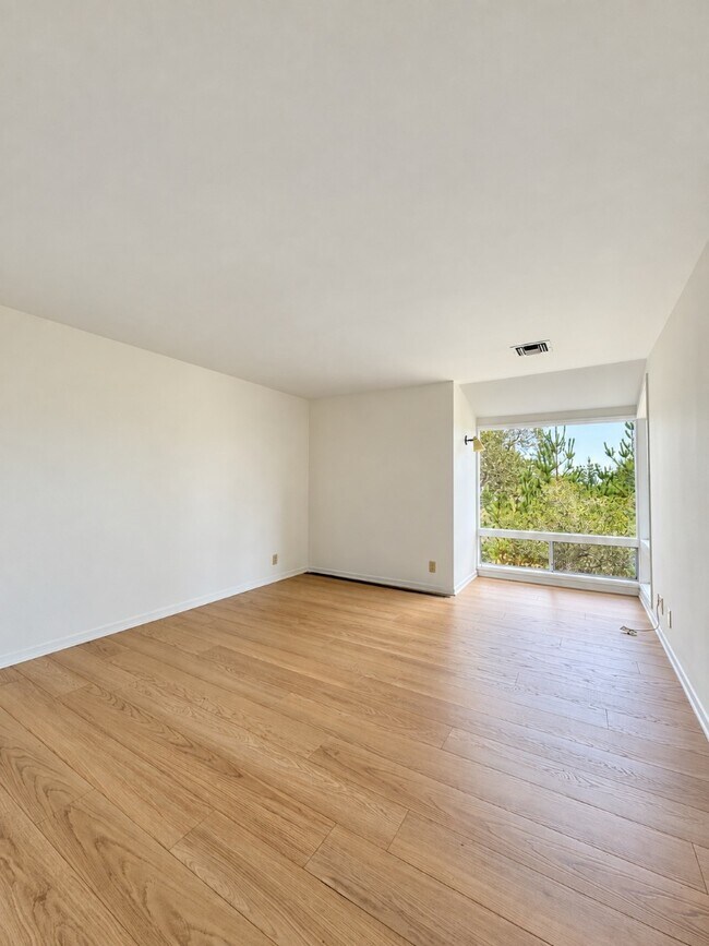 Building Photo - 309 Mar Vista Dr