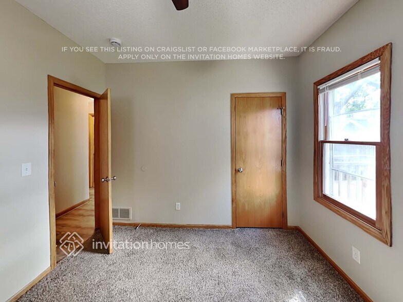 Building Photo - 4416 1st Ave S