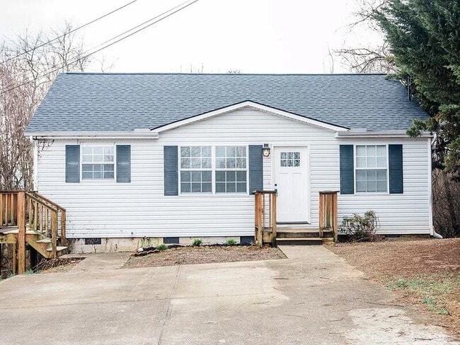 Primary Photo - 3401 Inverness Rd