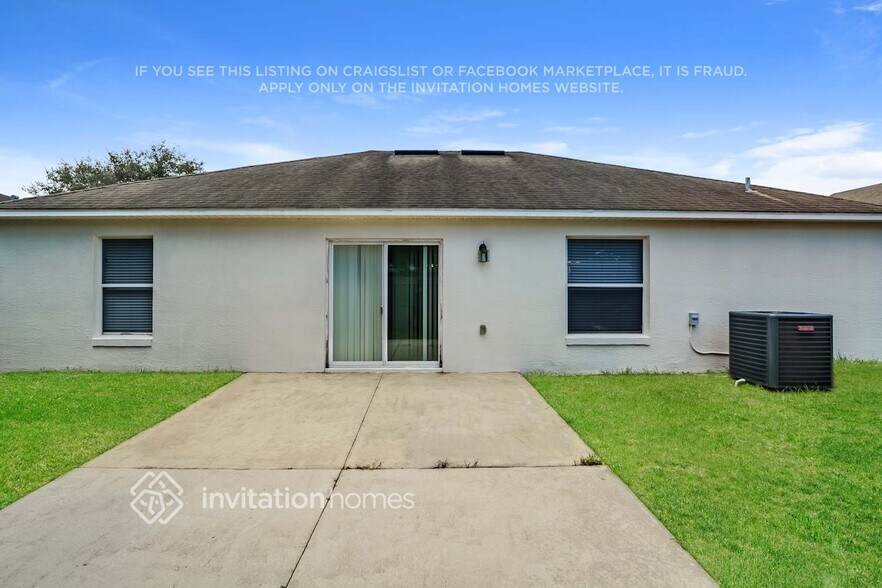 Building Photo - 11605 Lake Dr