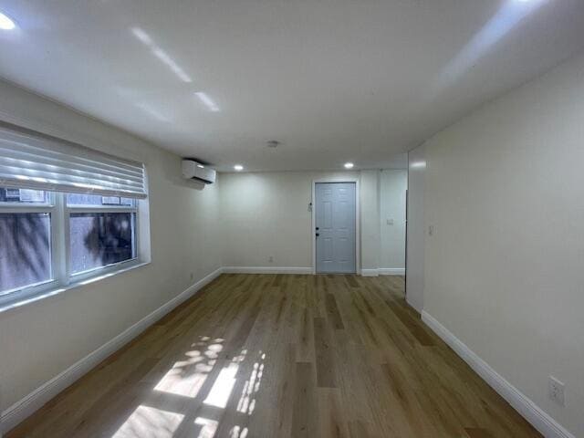 Building Photo - 302 N Tamarind Ave