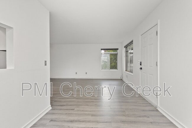 Building Photo - 8773 Chase Dr