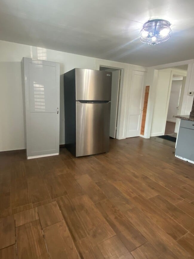 Building Photo - 2017 Monte Vista Dr