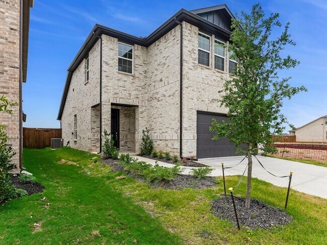 Building Photo - 427 Magellan Rd