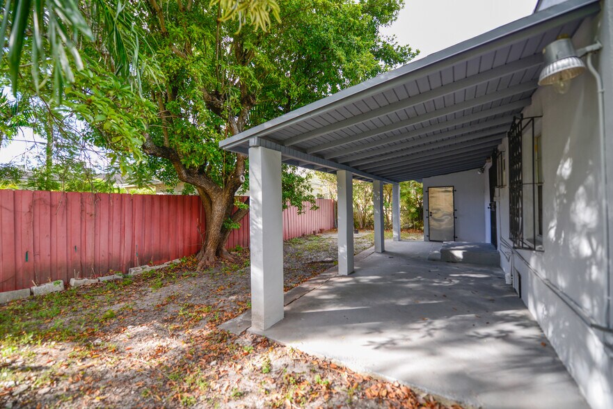 Building Photo - 1508 SW 13th Ave