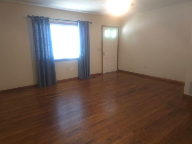Building Photo - 4701 N Peniel Ave