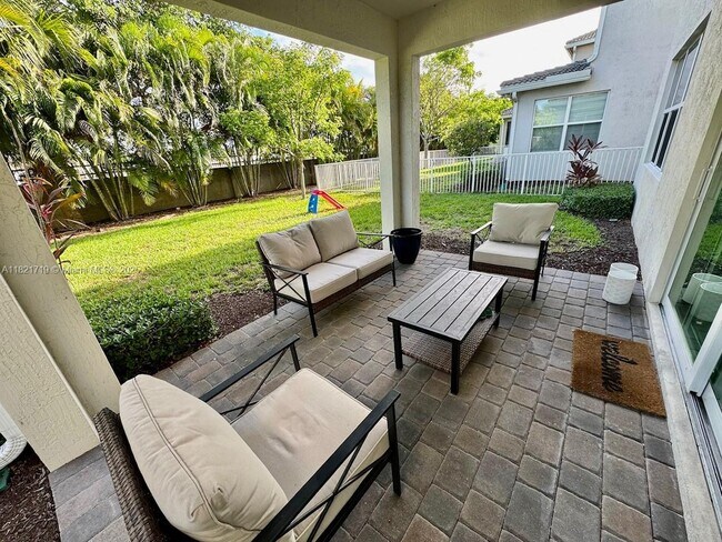Building Photo - 4334 Ficus St