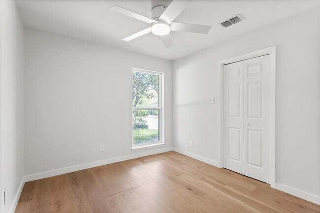 Building Photo - 2312 Aldford Dr
