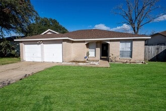 Building Photo - 2022 Crosscoach Ln