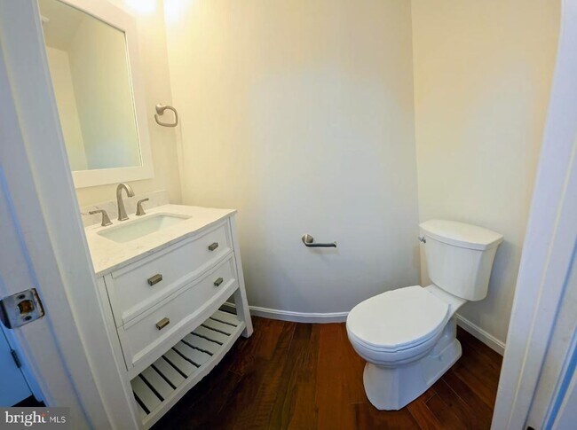 Building Photo - 13860 Crosstie Dr