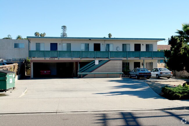 Primary Photo - 3640 Pio Pico Dr