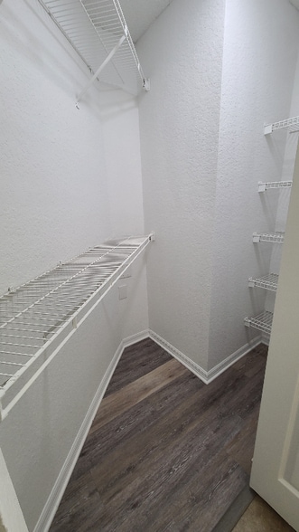 Building Photo - 10490 Chalmer St