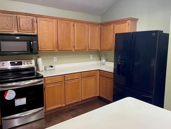 Building Photo - 1505 Fairfield Ct