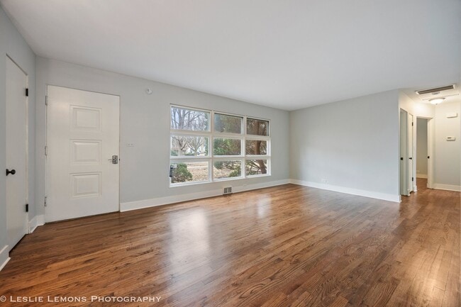 Building Photo - 710 W Benton Ave