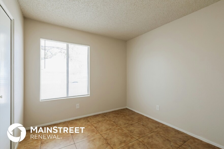 Building Photo - 6950 S Westover Ave