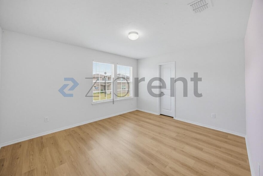 Building Photo - Unit