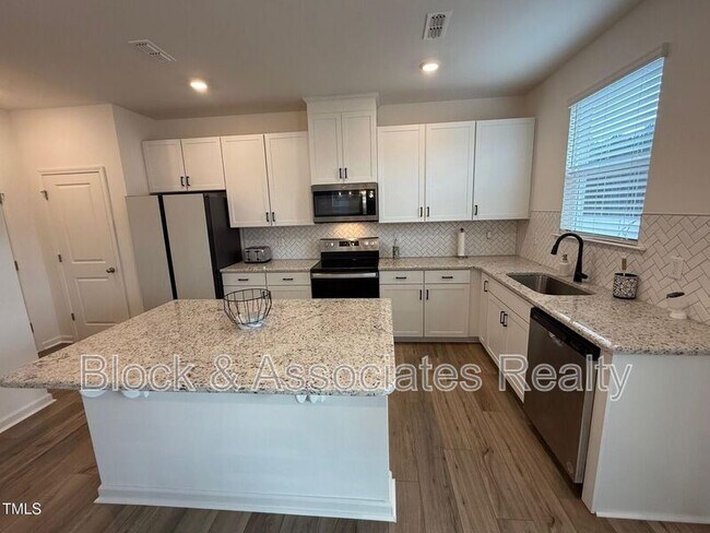 Building Photo - 177 Shadowdale Ln