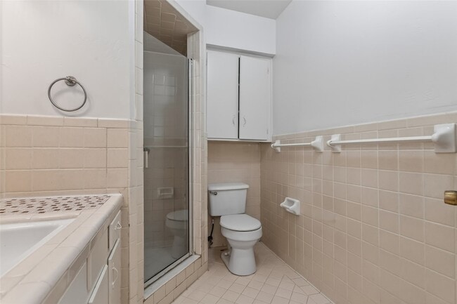 Building Photo - 7505 Brentcove Cir