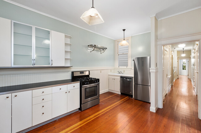 Kitchen - 1540 Howard Street