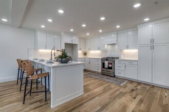 Building Photo - 4701 San Jacinto St