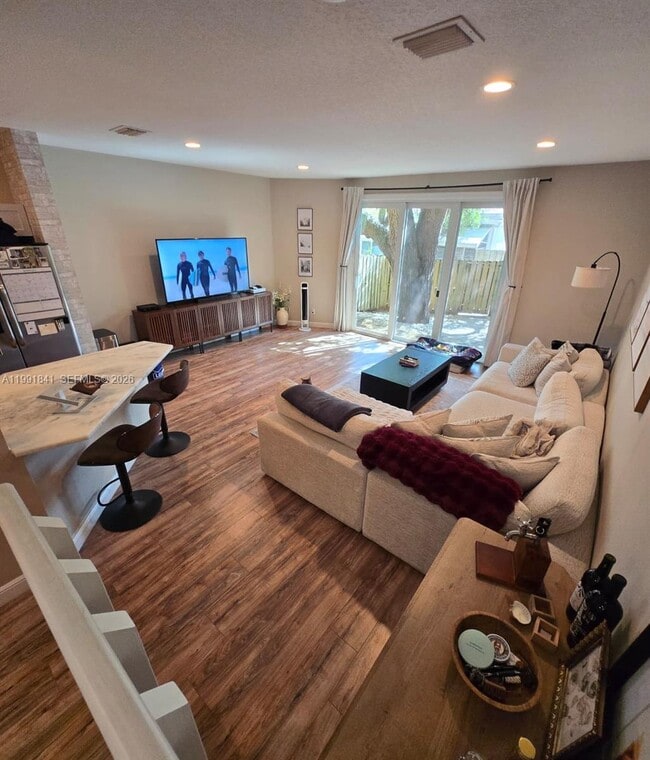 Building Photo - 806 SE 14th St