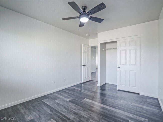 Building Photo - 10898 Carberry Hill St