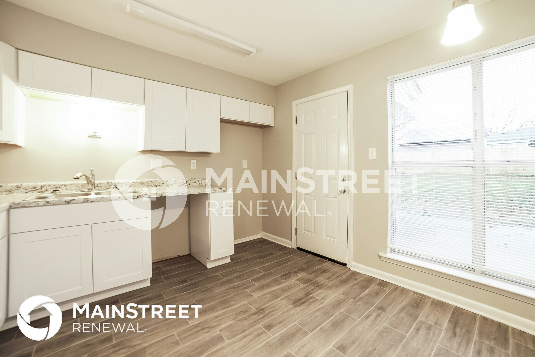 Building Photo - 3805 Ivanhoe Dr