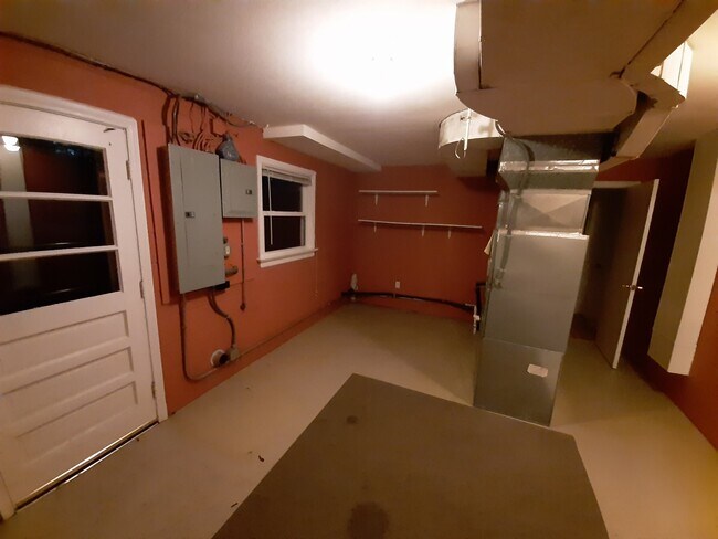 Building Photo - 5320 Lingle Ln