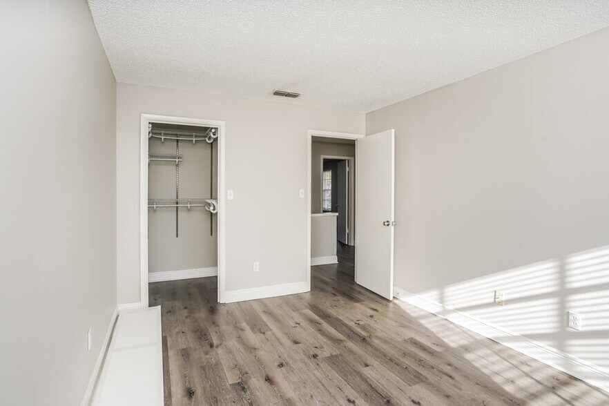 Building Photo - 1518 Crossridge Dr