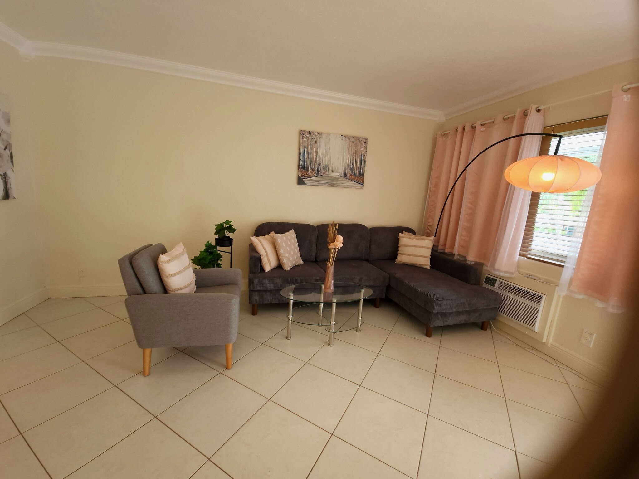 Livingroom - 600 Layne Blvd